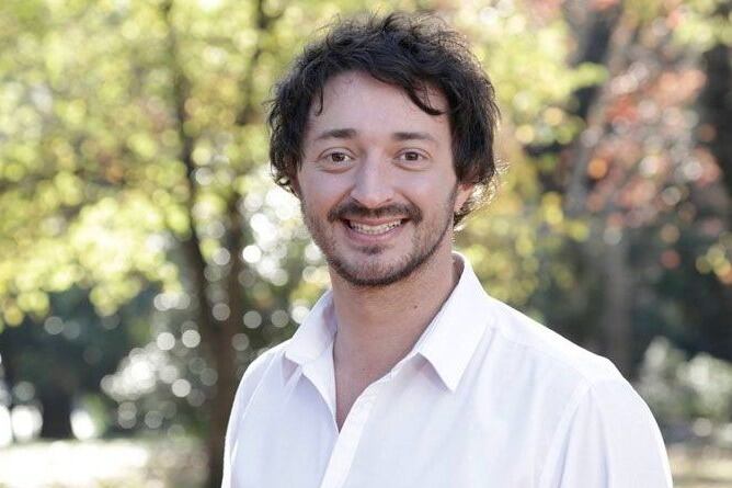 El intendente de Pinamar, Martín Yeza, se presentó a la declaración indagatoria por la causa que investiga el uso indebido o robo de 55 tarjetas del Programa Alimentar.