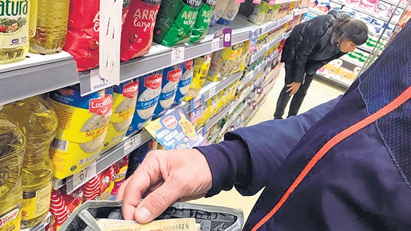 La pérdida de la capacidad de compra del salario se traduce en una menor demanda.