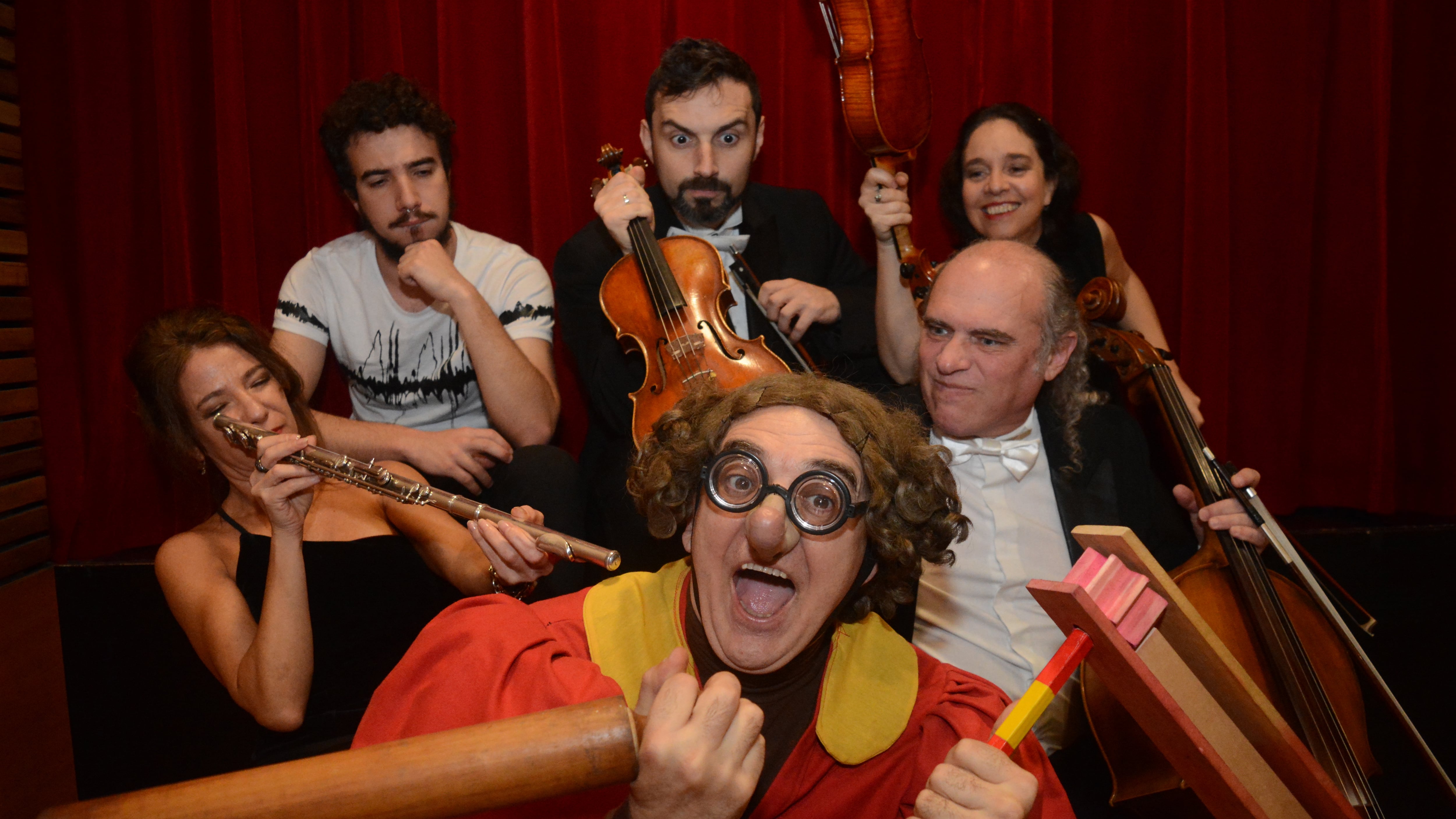 Los chicos escuchan Vivaldi, Mozart o Brahms, pero también "Rapsodia Bohemia" de Queen. 