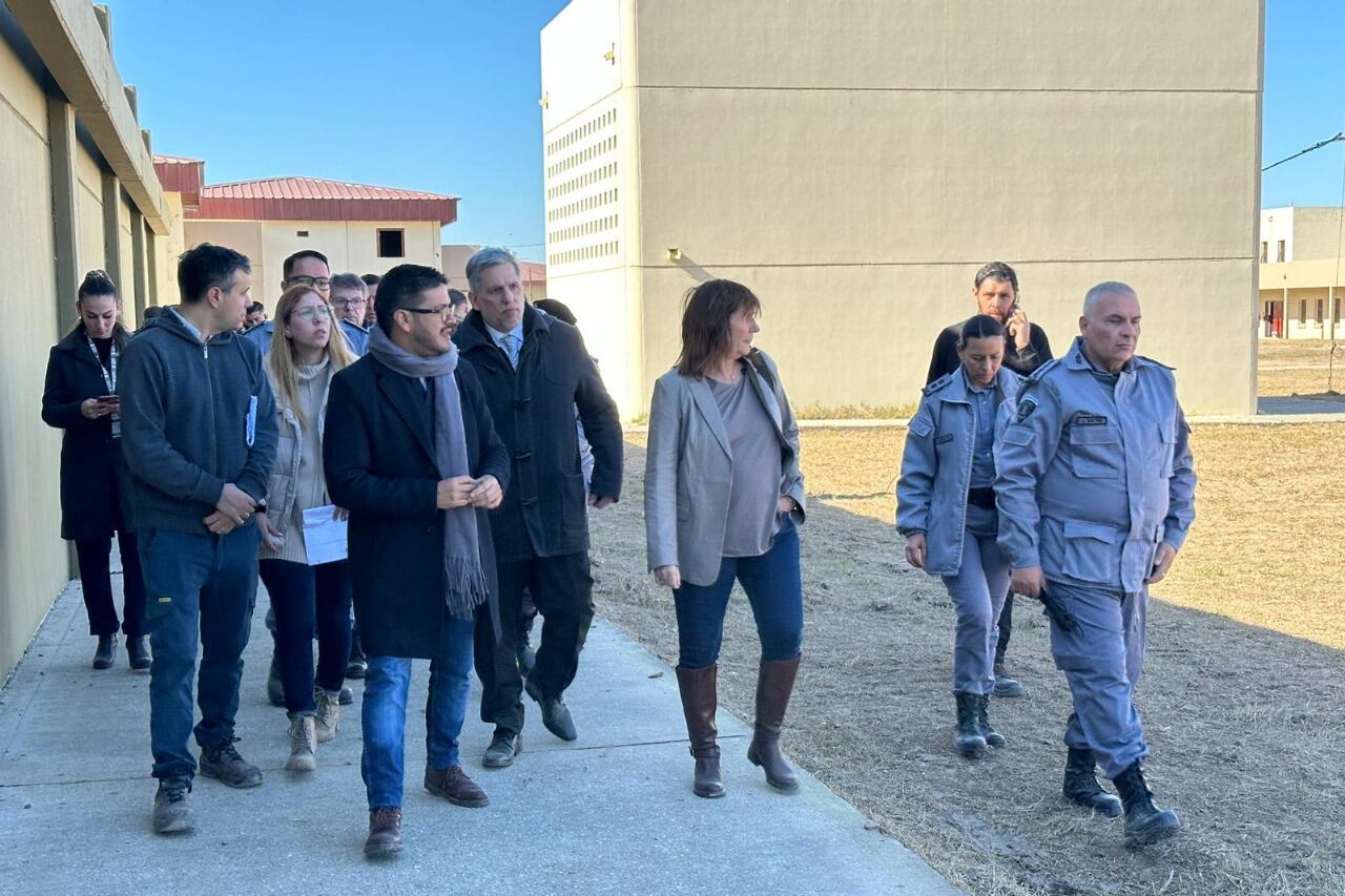 Bullrich recorrió las obras uqe prometió "estarpán terminadas en diciembre".