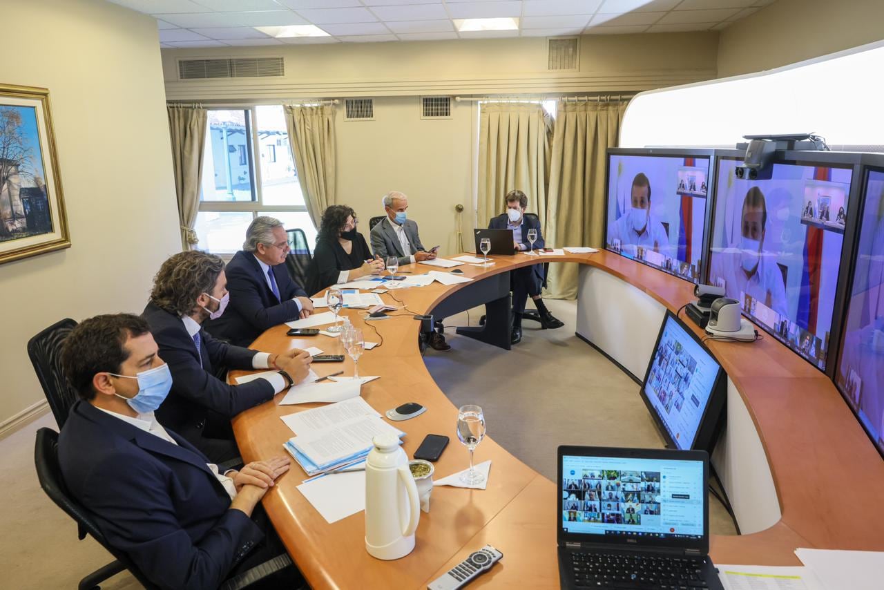 Alberto Fernández encabeza una reunión por zoom con todos los gobernadores desde la Quinta de Olivos.
