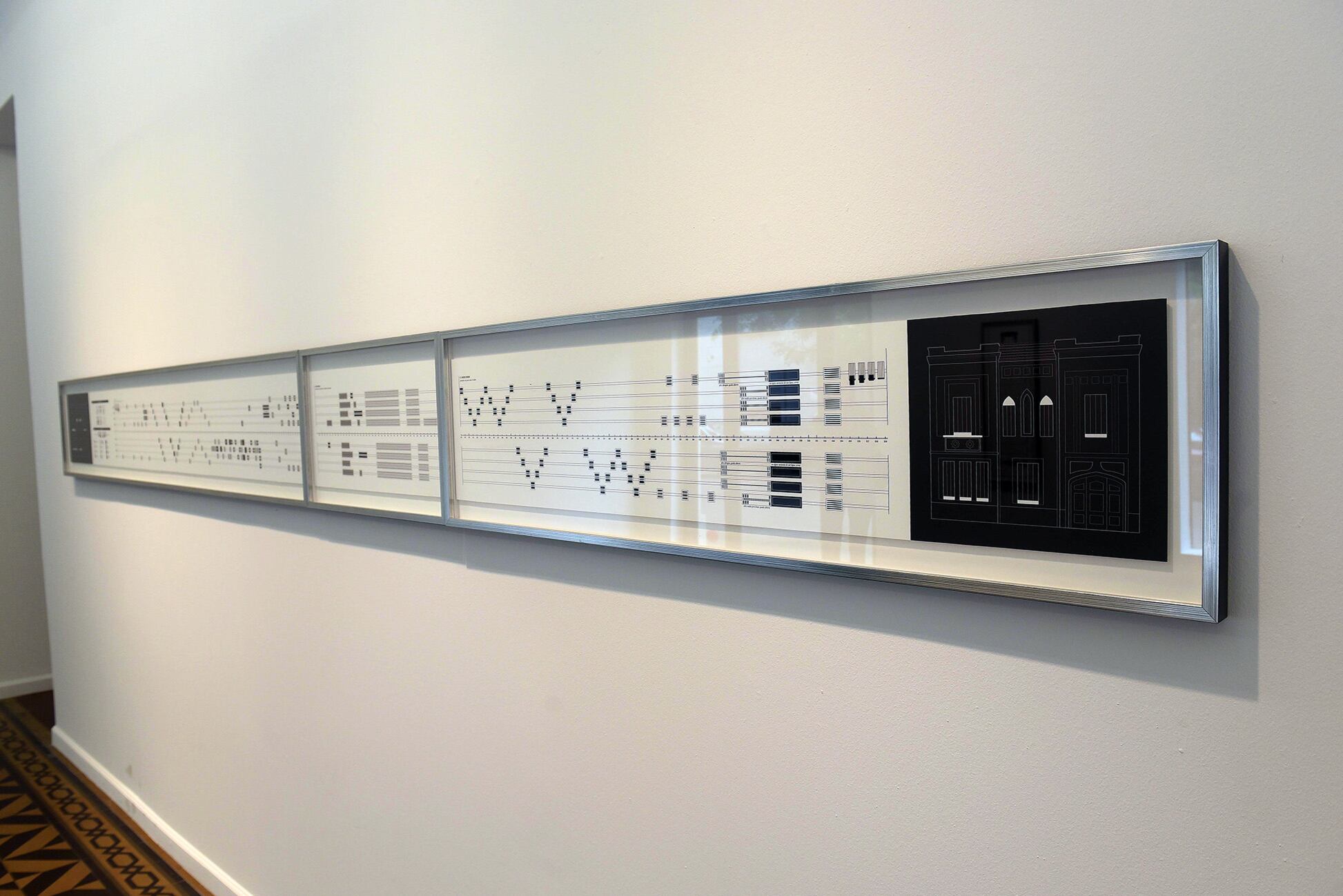 "La marcha de las funciones" incluye la partitura de Schillagi, que fija y orquesta las acciones.