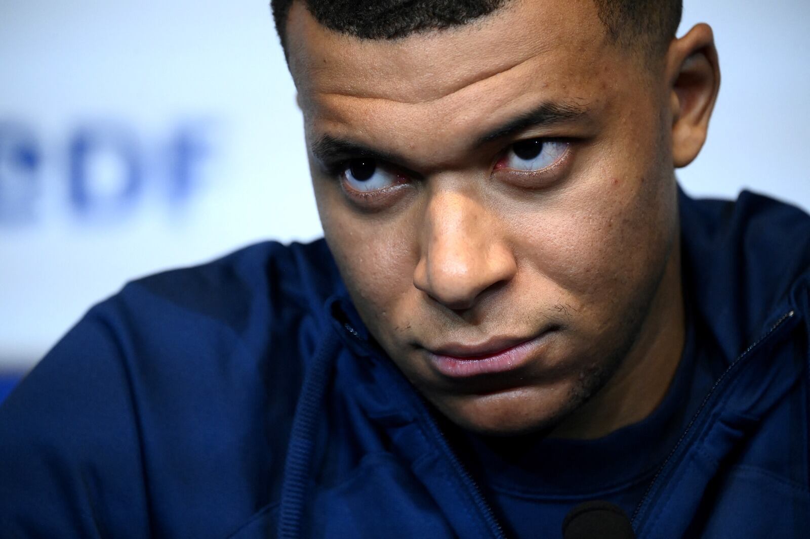 Mbappé llevará la cinta de capitán en el combinado galo