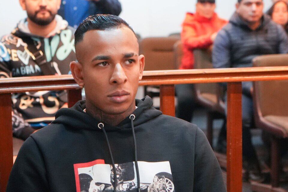 Suspenden el juicio a Sebastián Villa por abuso sexual