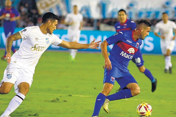 El partido en Tucumán fue dominado por el conjunto de Victoria.