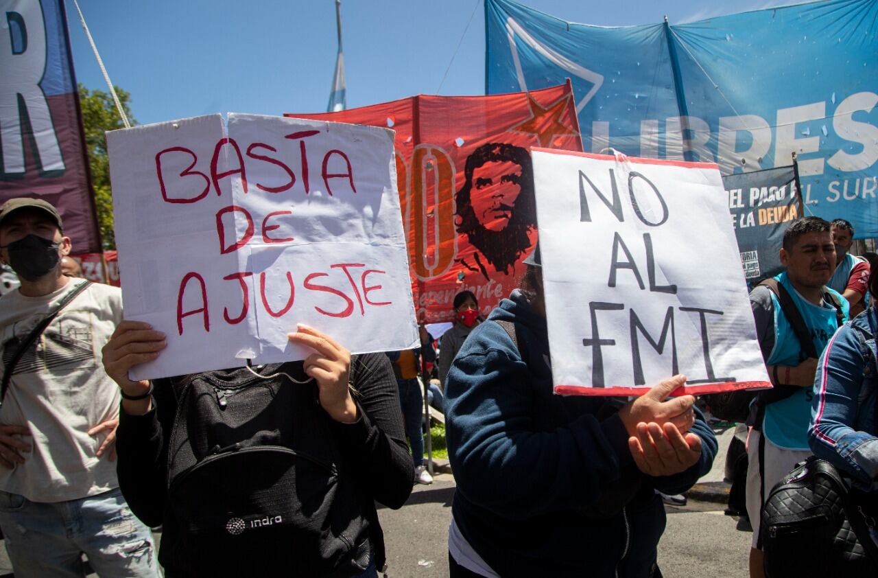 Mientras los diputados traten el acuerdo con el FMI, en la plaza del Congreso habrá movilizaciones de protestas.