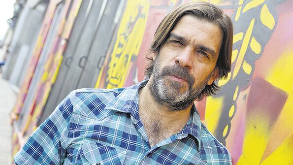 Además de haber publicado dos novelas, Tarruella es el responsable de la editorial Mil Botellas.