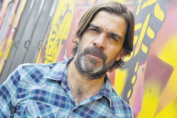 Además de haber publicado dos novelas, Tarruella es el responsable de la editorial Mil Botellas.