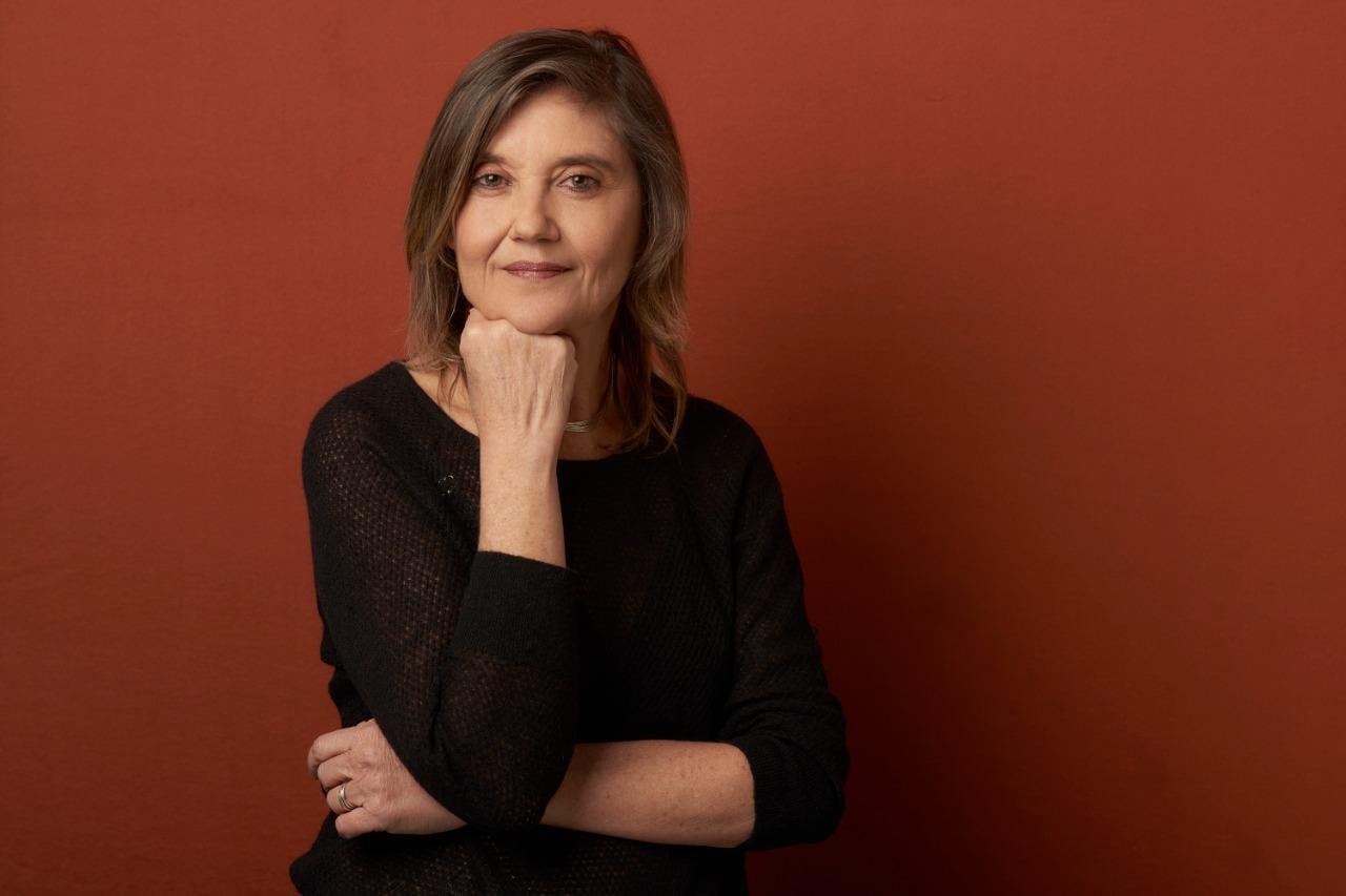 Ferrari sabe cómo construir un mundo vigoroso a partir de 24 fotografías.