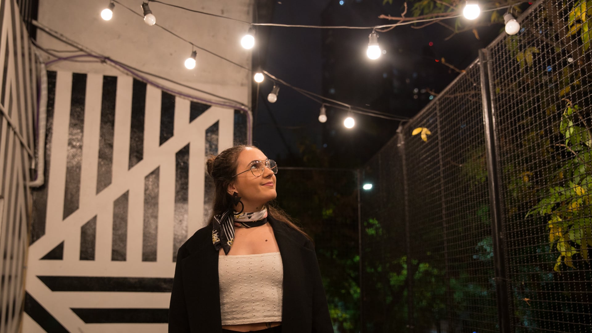 En sus contenidos en texto o video, Mileo enhebra aún más la relación entre ciencias, políticas y prejuicios.