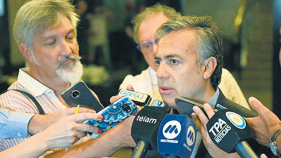 Alfredo Cornejo, gobernador de Mendoza, también rechazó bajar impuestos provinciales para moderar el tarifazo.