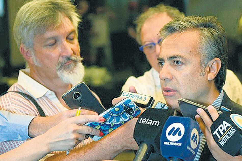 Alfredo Cornejo, gobernador de Mendoza, también rechazó bajar impuestos provinciales para moderar el tarifazo.