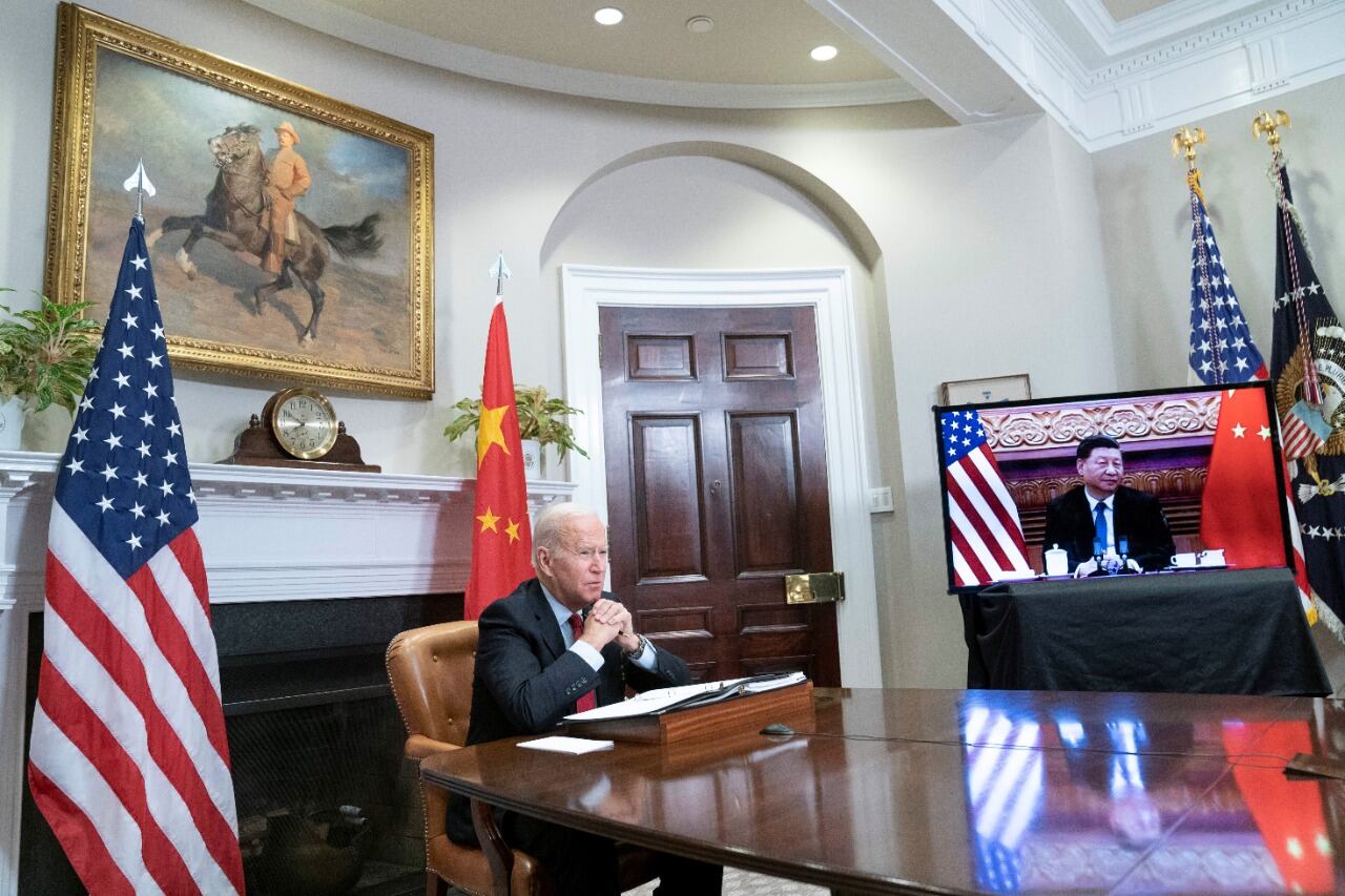 Biden conversa con Xi desde la Casa Blanca.
