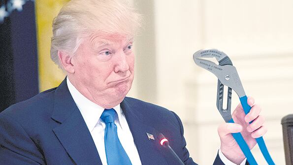 El magnate republicano Trump debió aclarar sus declaraciones sobre Rusia varias veces esta semana.