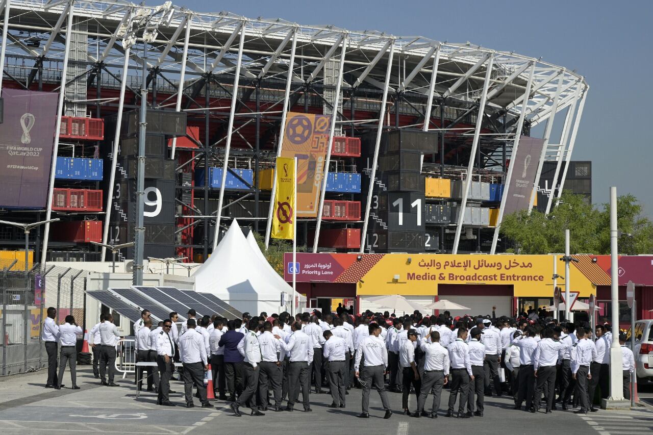 Agentes de seguridad de Qatar 2022.