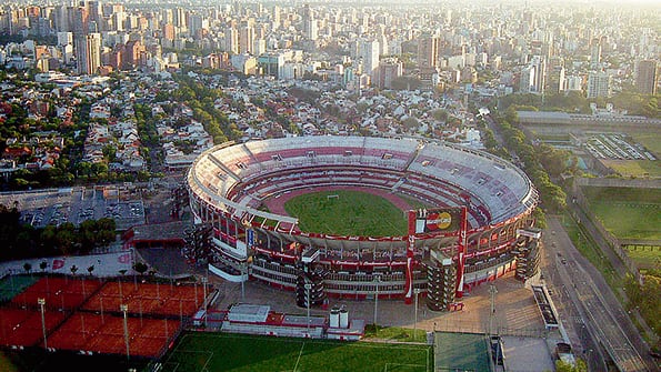 El estadio Monumental. D'Onofrio habló de mudarlo a unos 600 metros hacia el Río de la Plata.