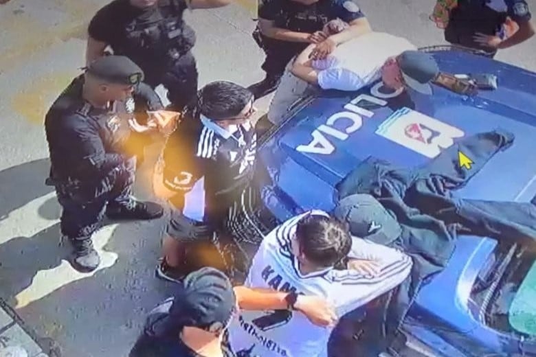 El Gobierno prohibió la entrada a las canchas de 21 hinchas del Colo Colo