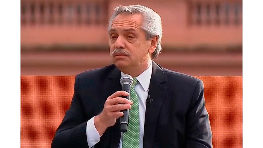 El mandatario sostuvo que la ley es necesaria "para que la suerte de las mujeres y los derechos de la igualdad no queden en una declamación política".