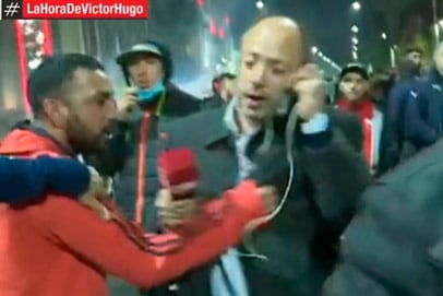 A Diego Fernández lo empujaron entre varios