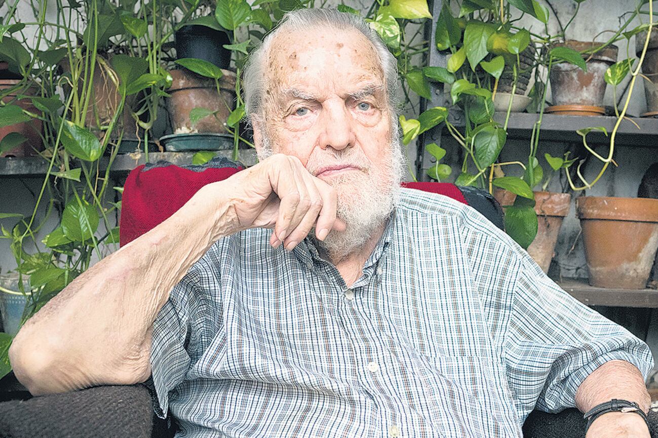 “De una chispa se reavivará el fuego” era el lema de la publicación creada por Osvaldo Bayer.