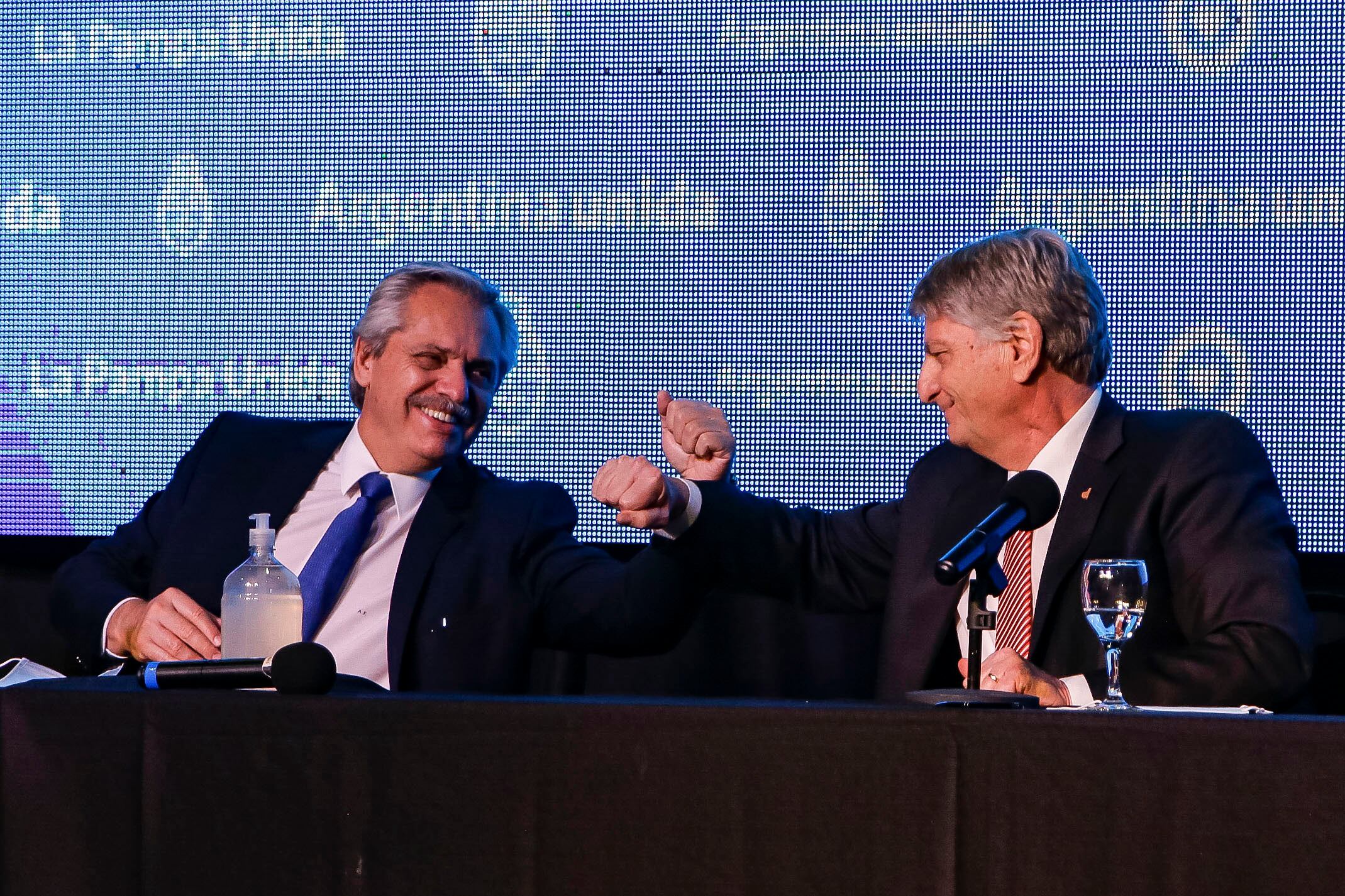 Alberto Fernández y el gobernador de La Pmapa, Sergio Ziliotto.