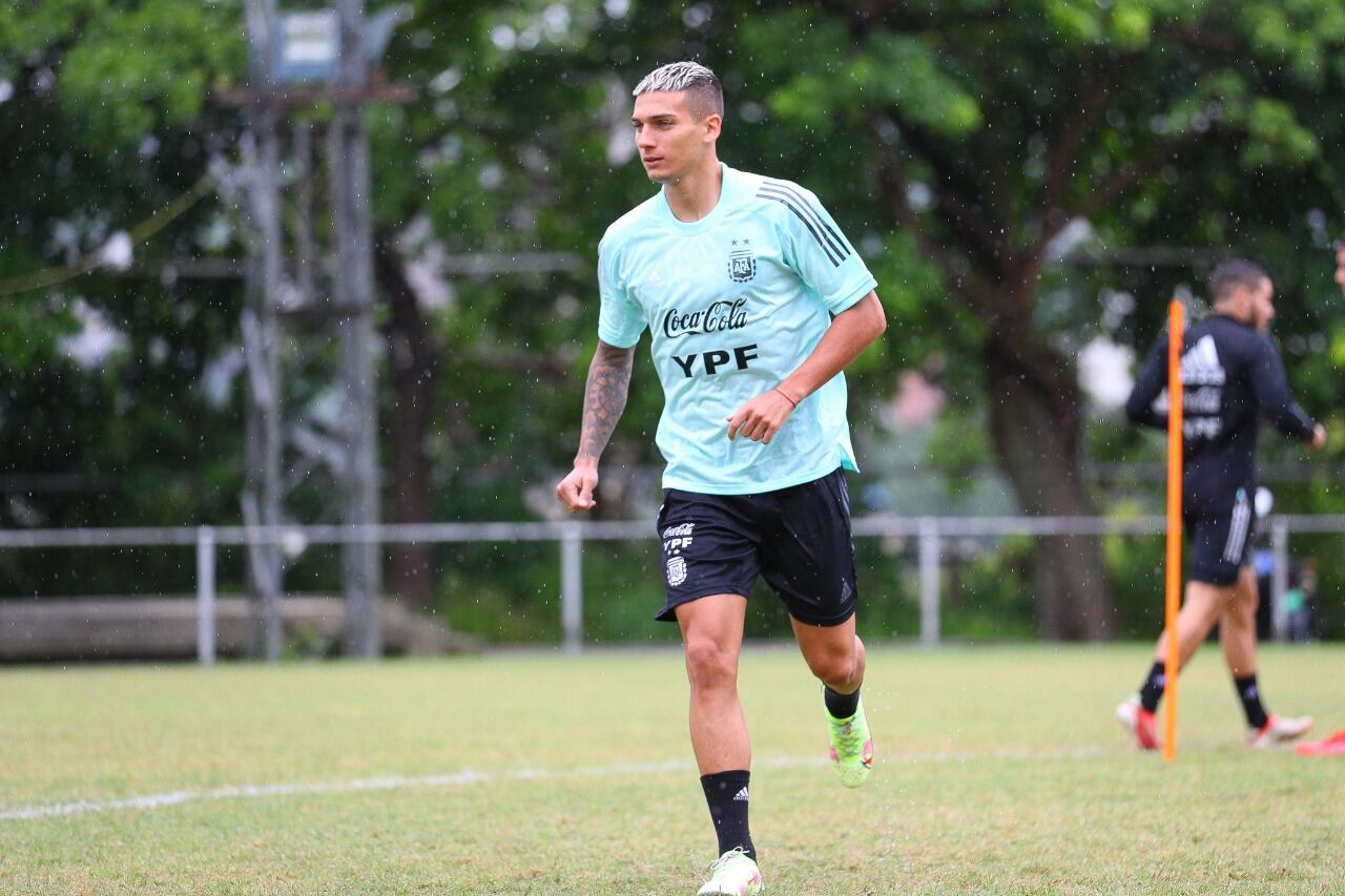 Nicolás Domínguez trabaja en el club Deportivo La Guaira 