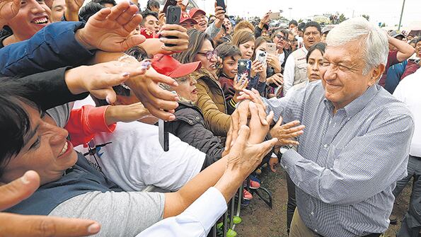Andrés M. López Obrador (AMLO), el candidato con más chances de ganar.
