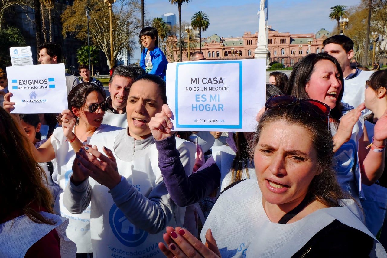 Unos 105 mil hipotecados UVA piden una solución de fondo para su situación.