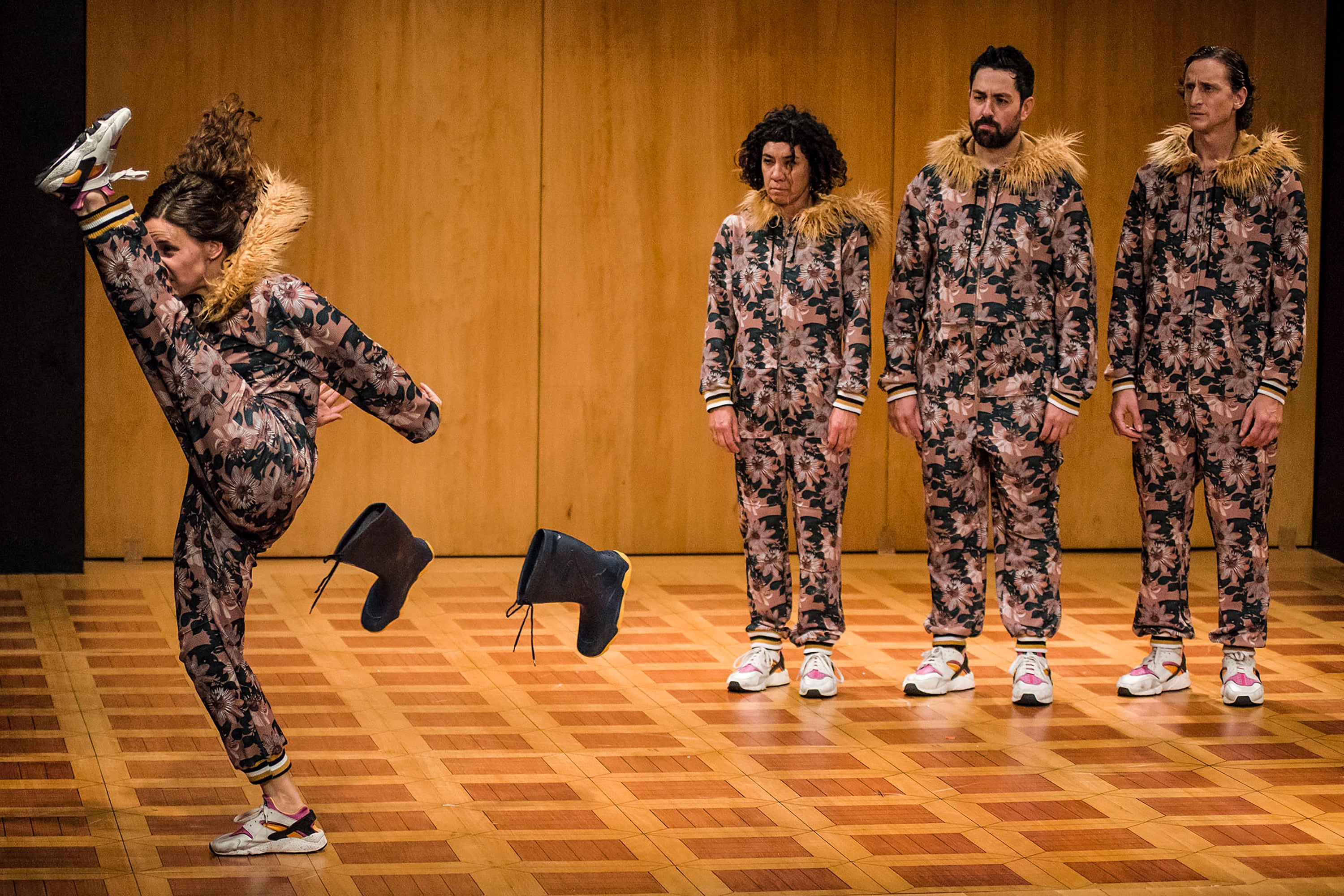 Los "animales" del comienzo van del letargo a explosiones de energía.