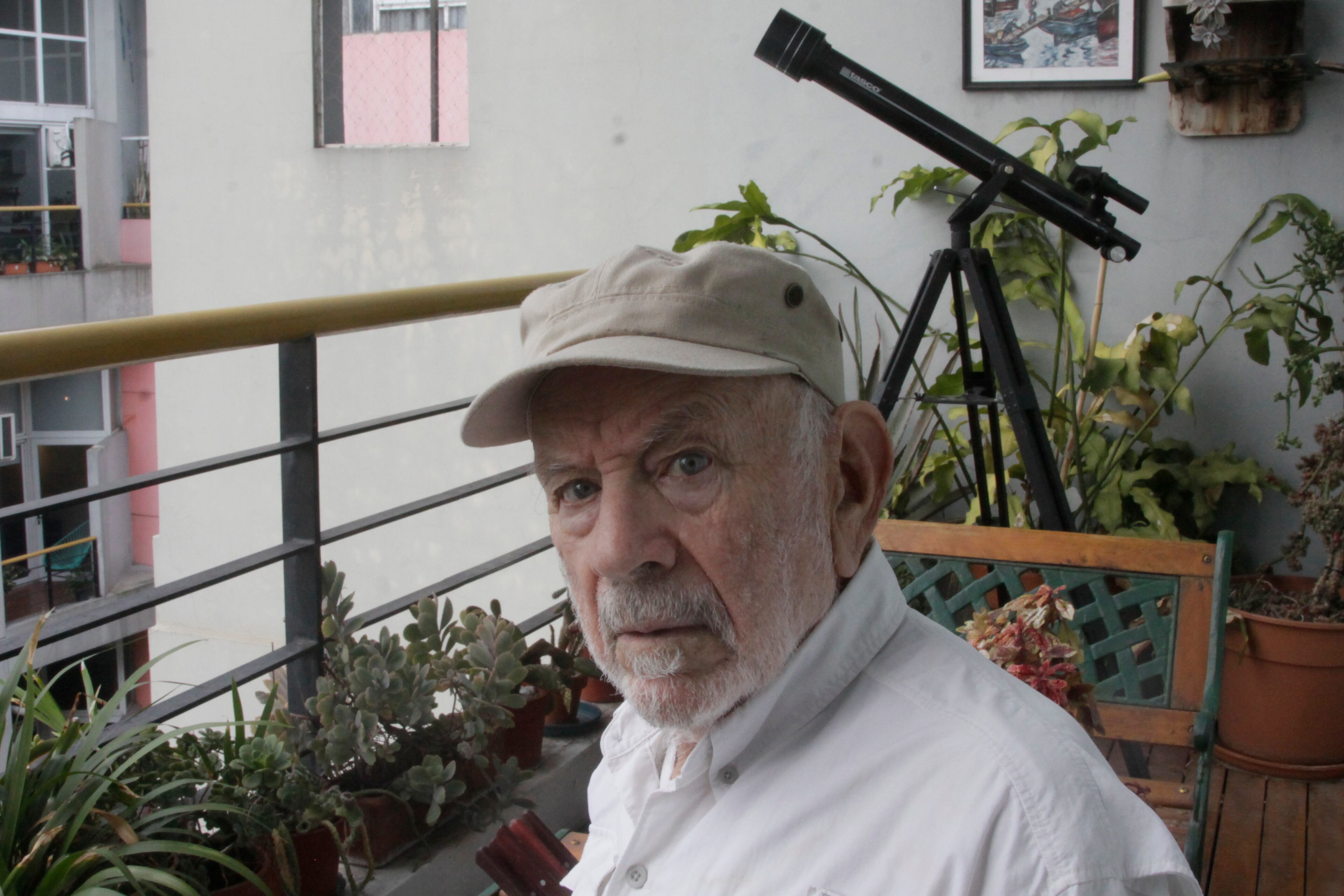 A los 87 años, Briski muestra pura energía vital. 