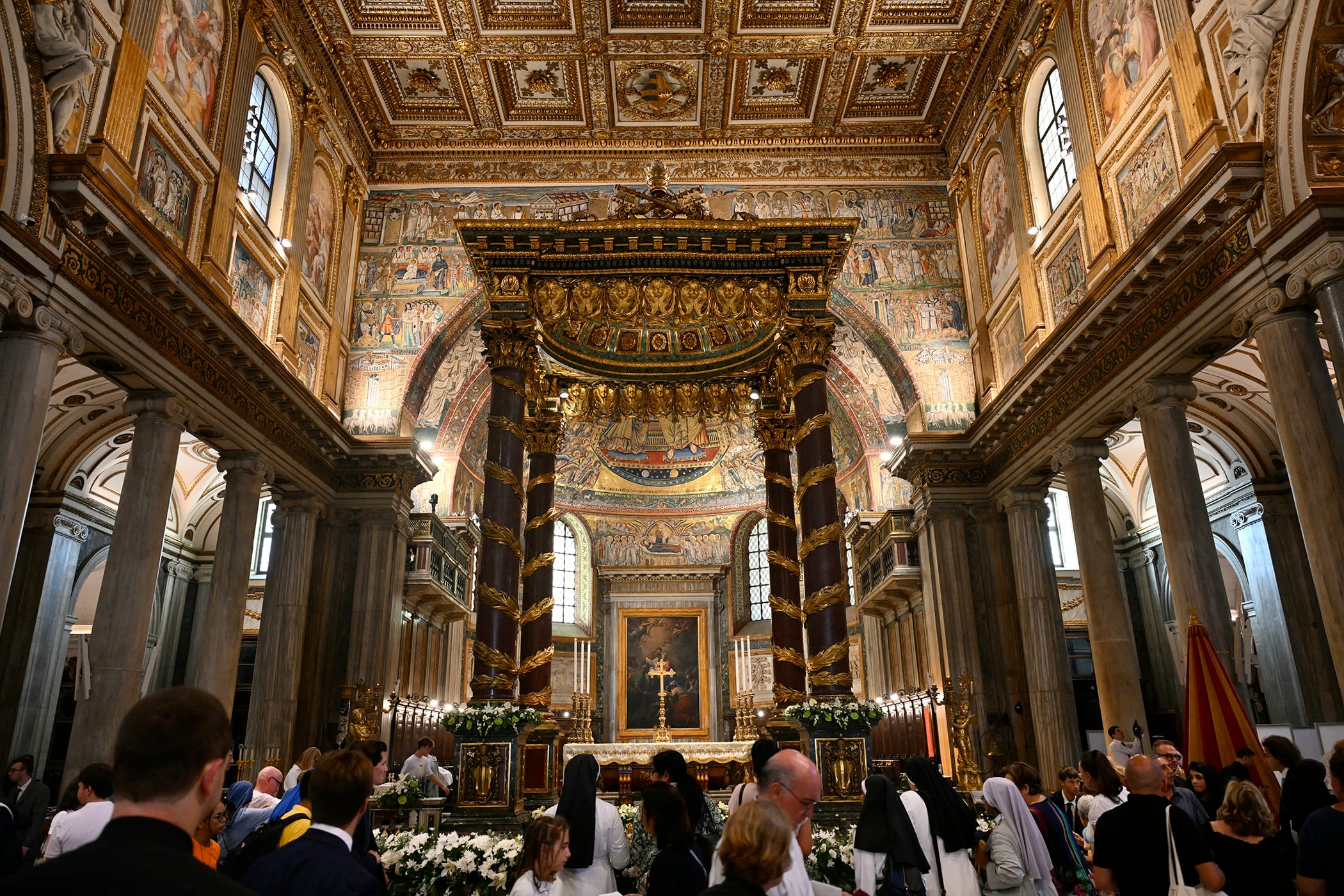 El Papa detalló que el féretro "debe estar en la tierra" y pidió que sea "sencillo y sin decoración particular".