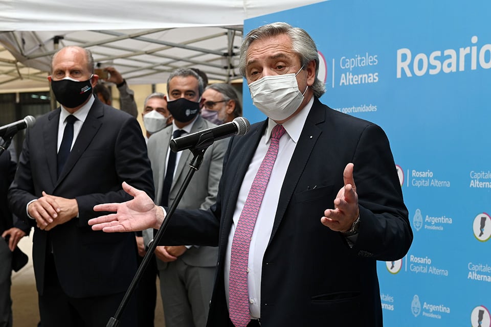 El presidente, Perotti y Javkin en muy fina sintonía.