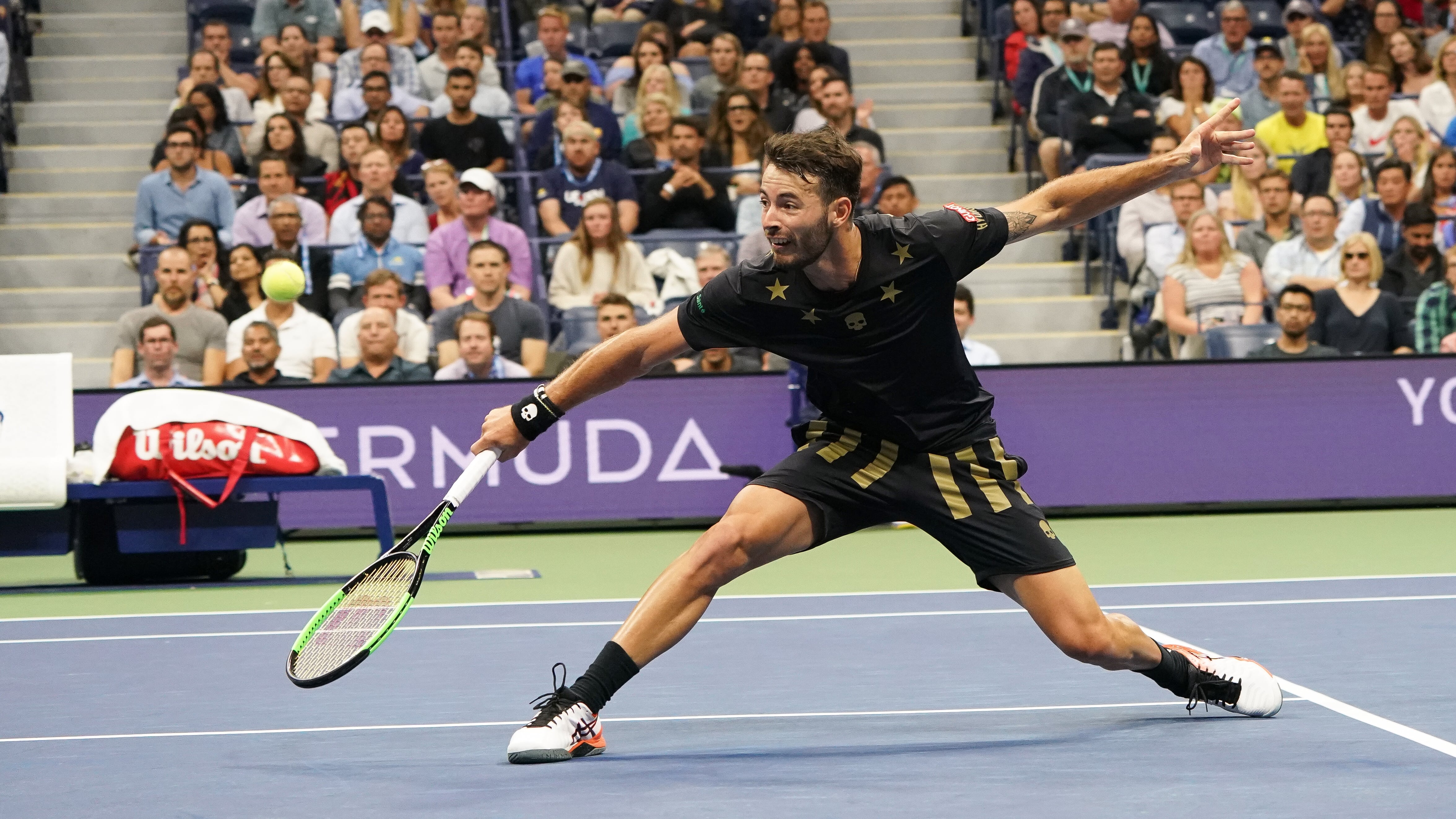 Lóndero luchó pero cayó ante el favorito Djokovic.