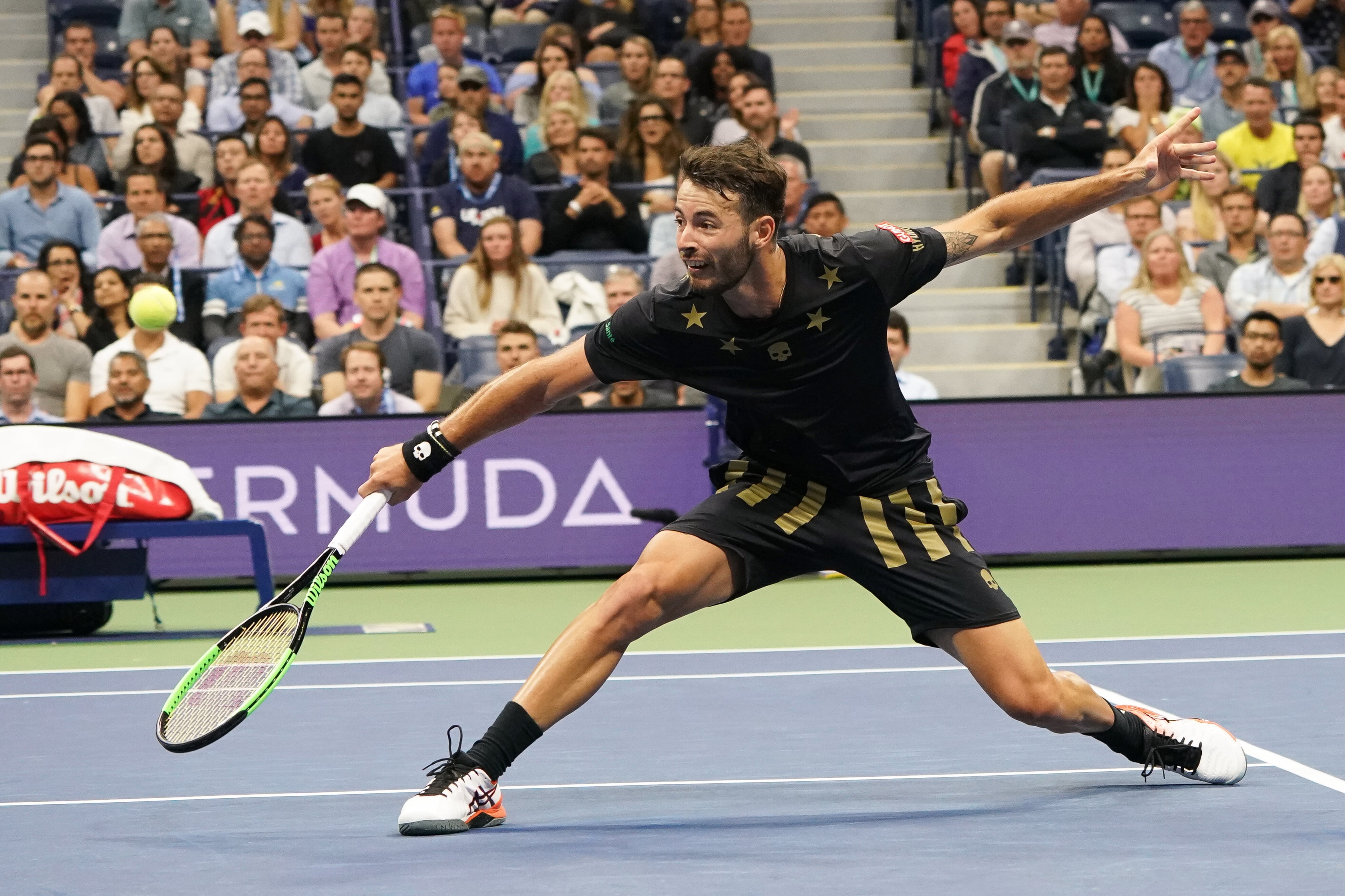 Lóndero luchó pero cayó ante el favorito Djokovic.