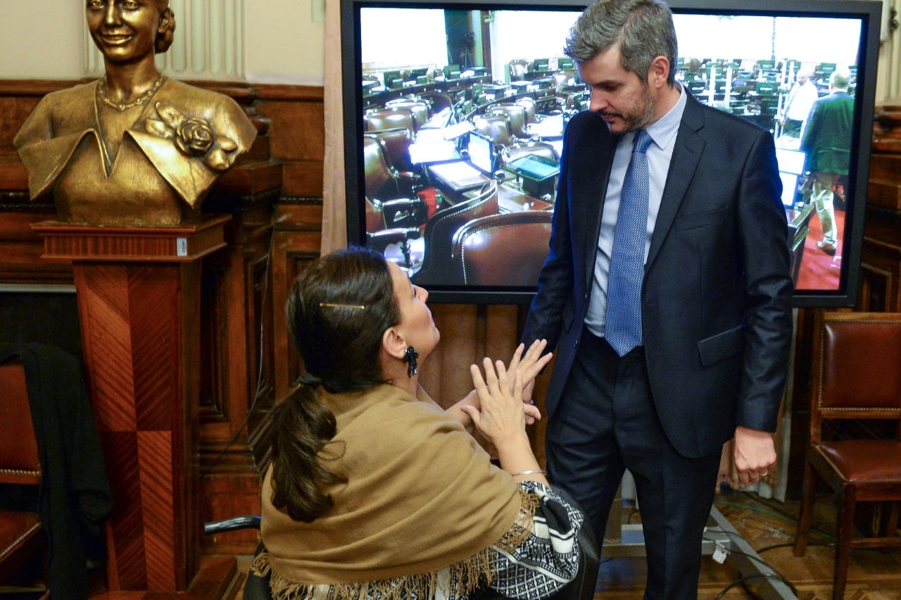 Marcos Peña y Gabriela Michetti, dos de los imputados por irregularidades en el manejo de  la publicidad oficial.