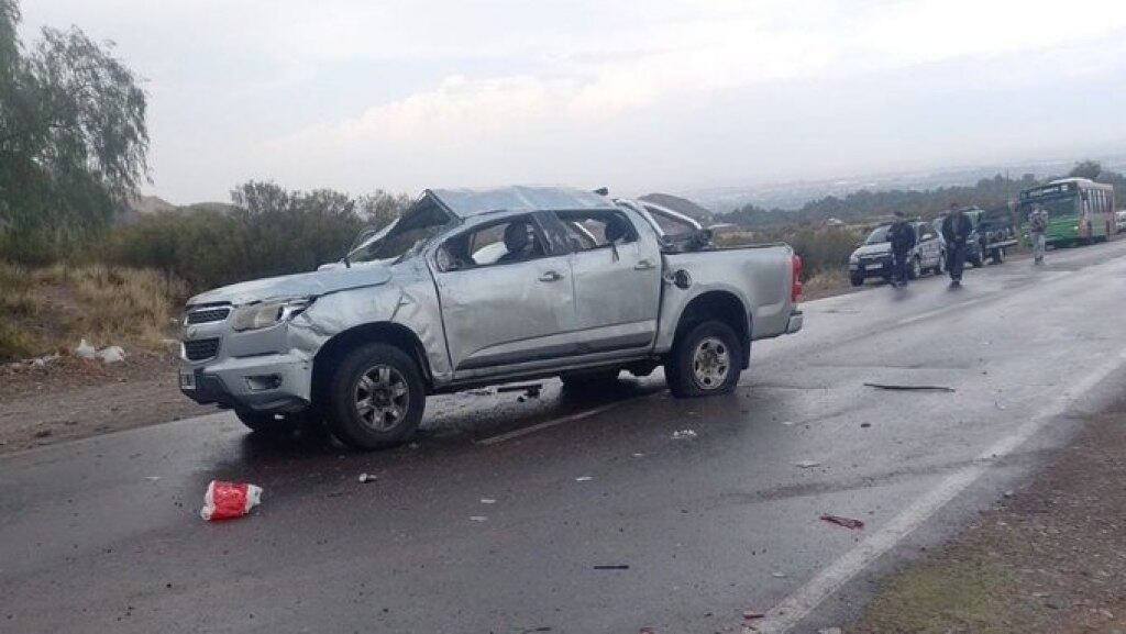 Una estudiante de UNCuyo sigue internada y su familia pide dadores de sangre tras el accidente en El Challao.