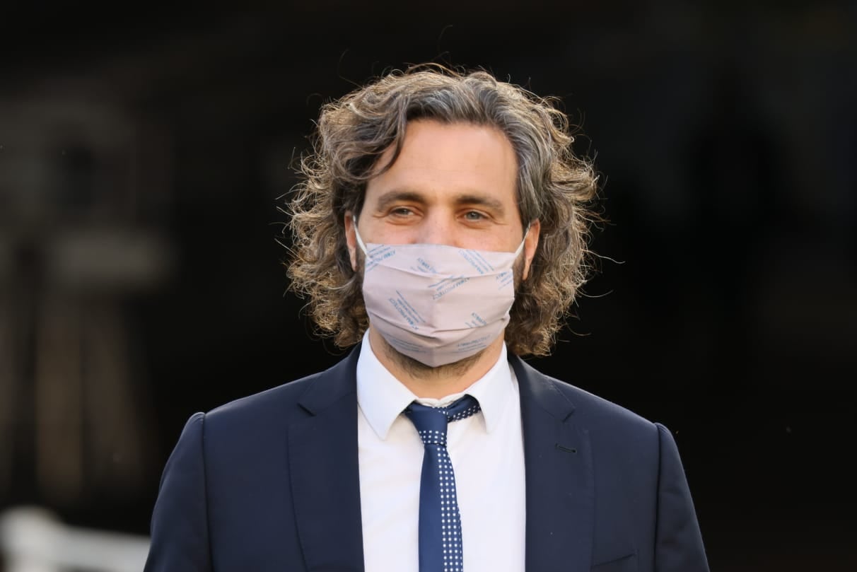  "Acá se fugaron 45 mil millones de dólares que vamos a tener que pagar entre todos, una deuda que nos dejó Macri, eso es un cepo al desarrollo económico de la argentina", dijo Cafiero.