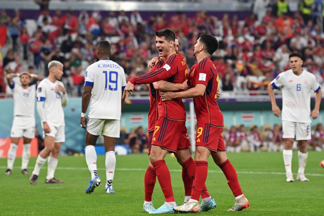 Morata festeja su tanto, tras ingresar en la segunda parte.