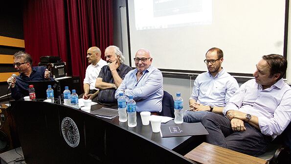 Bacman abrió el debate y planteó que Macri se posiciona como referente del voto antiperonista, “gorila”.