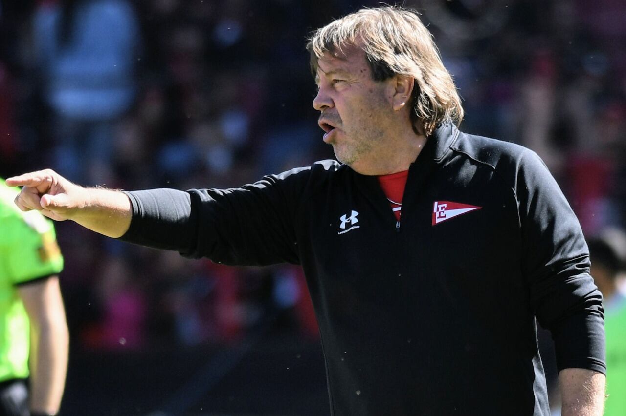 El técnico de Estudiantes Ricardo Zielinski