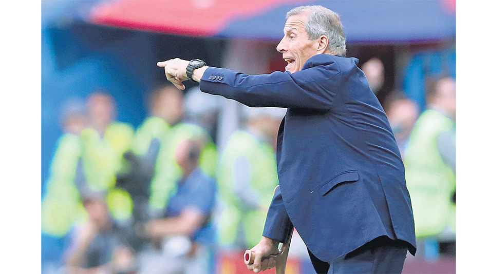 El Maestro Tabárez, una de las claves del buen Mundial de Uruguay.