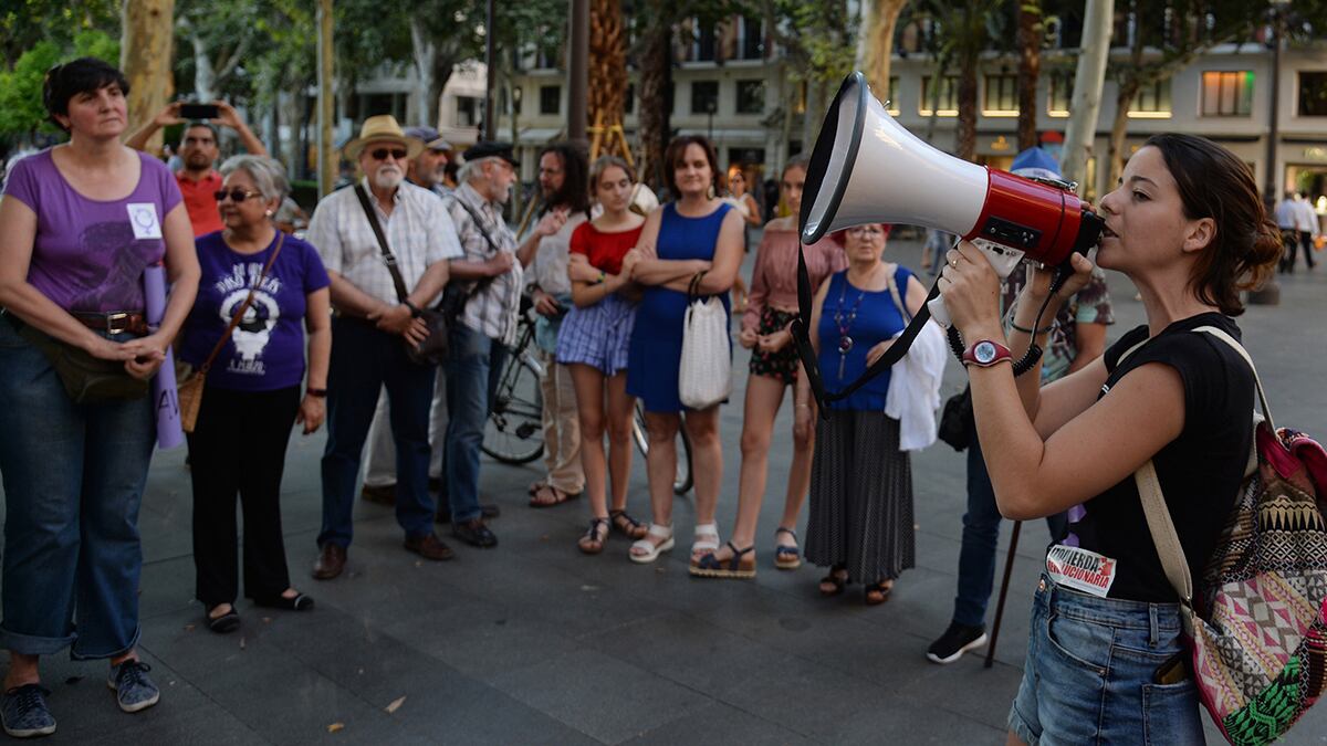 La denuncia contra La Manada puso en la mira los sesgos sexistas y el espíritu patriarcal de la justicia española.