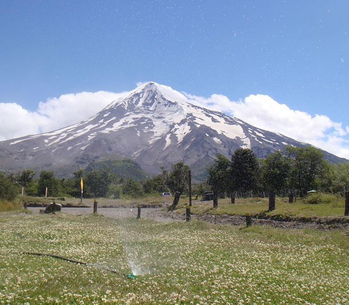 Parques Nacionales (APN) dejó sin efecto la resolución que declara al Volcán Lanín "Sitio Natural Sagrado" de la comunidad mapuche.