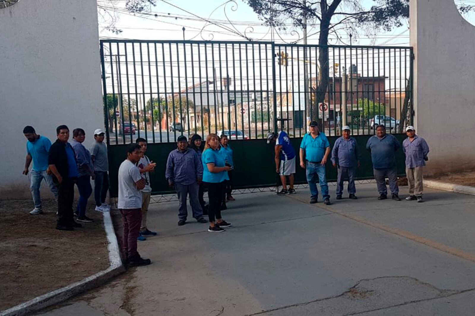 Con las puertas cerradas en San Antonio de Padua
