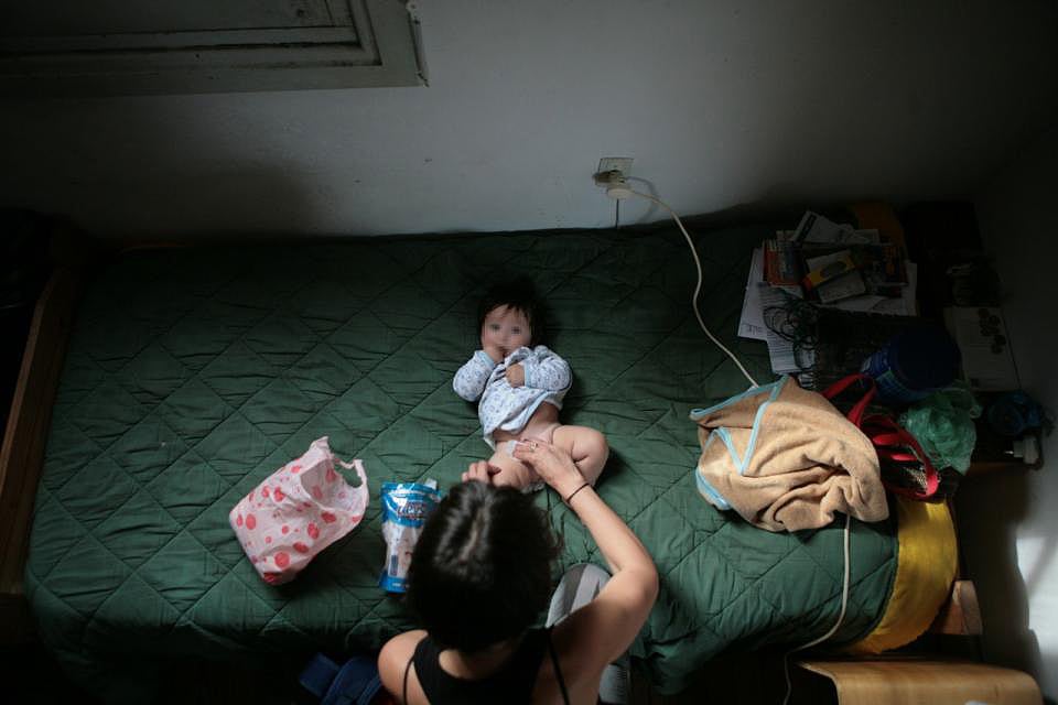 Las tareas de cuidado en el hogar están altamente feminizadas.