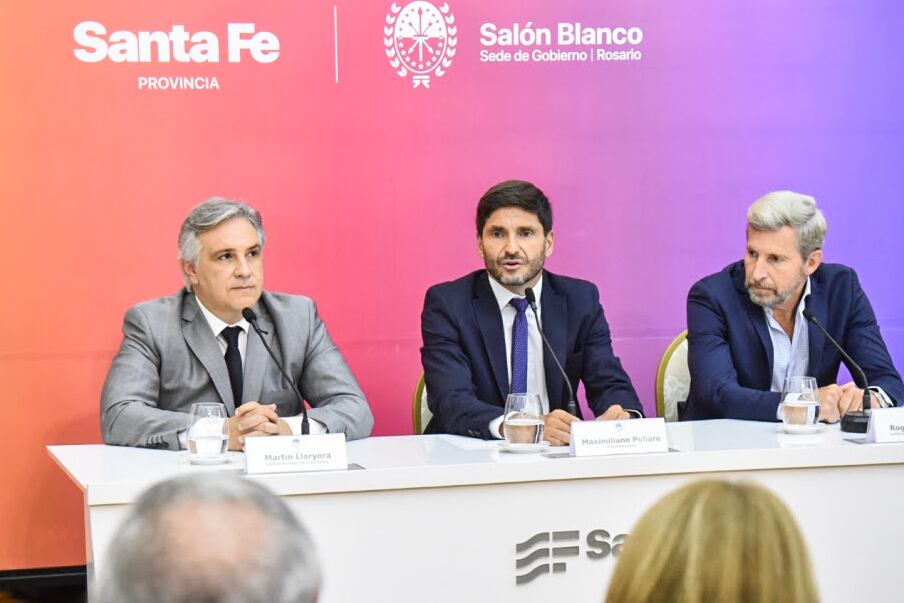 Martín Llaryora, Maximiliano Pullaro y Rogelio Frigerio se reunieron en Rosario.