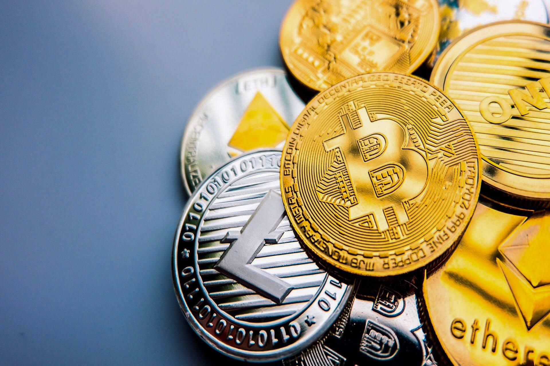 Nubank, principal banco digital de Brasil, cotiza a la mitad del precio de diciembre pasado.