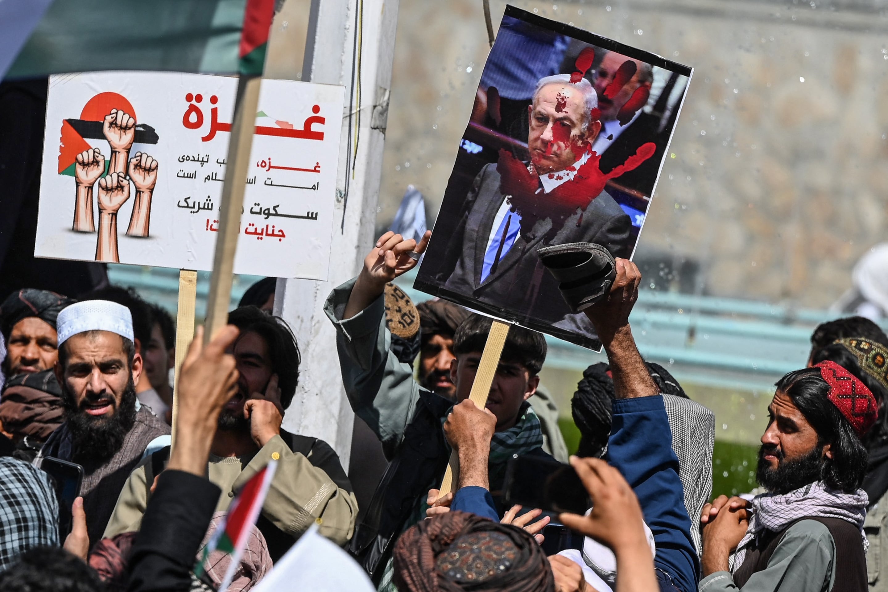 Las protestas contra el primer ministro israelí, Benjamin Netanyahu, llegaron hasta ciudades como Kabul