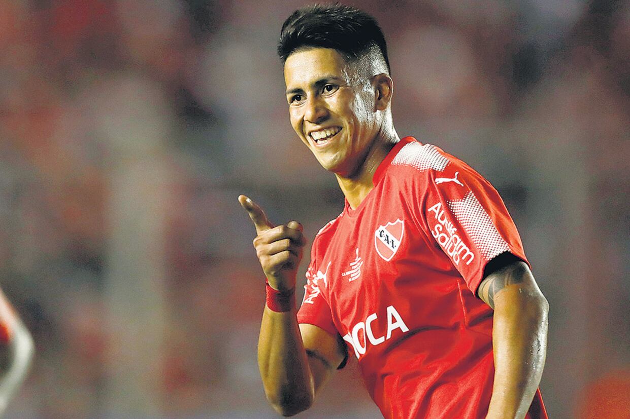 Meza festeja el gol del triunfo sobre el Flamengo, el que pone a Independiente a las puertas de otro título.