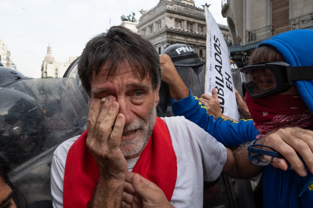 Paco Olveira, cura en Opción por los Pobres. Imagen: Gustavo Molfino.